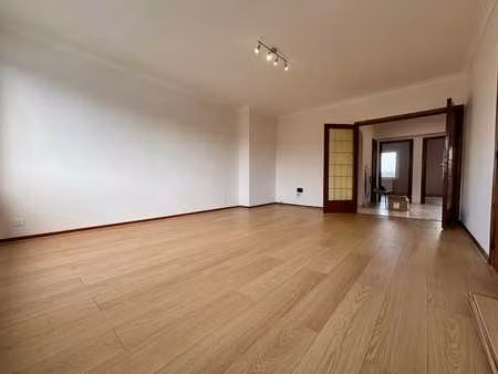 bel appartement quai orban entièrement rénové