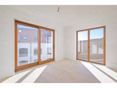 stéphanie/toison d'or bel appartement une chambre de ± 85 m²