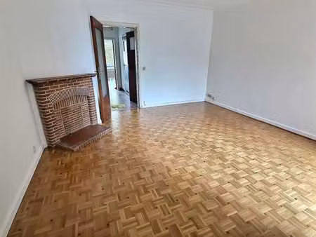 jette appartement 1chambre avec petite terrasse et cave 149 