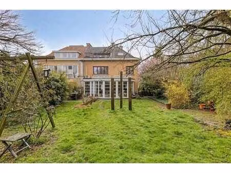 appartement rdc (159m²) avec superbe jardin