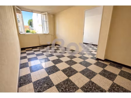 toulon est - bas faron - t3 de 49m2