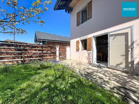 annecy _ maison de ville en duplex de 84 23 m² au sol  avec terrasse  cave et garage