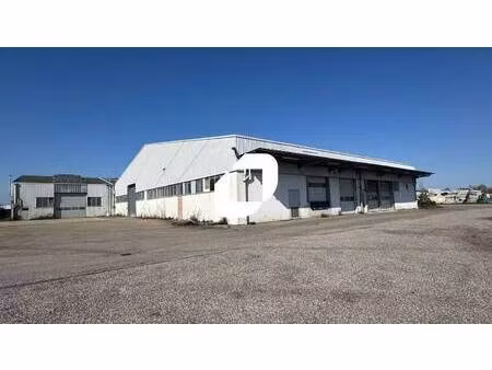 local d'activités à louer