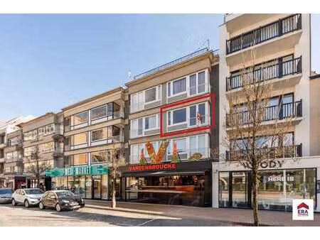 appartement avec vue latérale sur la mer à nieuwpoort