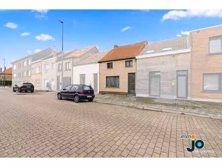 maison prête à emménager avec jardin ensoleillé à mariake...