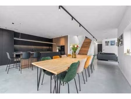 maison ouverte moderne avec grand terrain à lebbeke