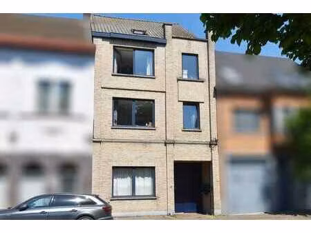 opbrengsteigendom bestaande uit 3 appartementen met tuin ...