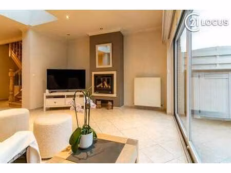 maison familiale prête à emménager avec 4 chambres  panneaux