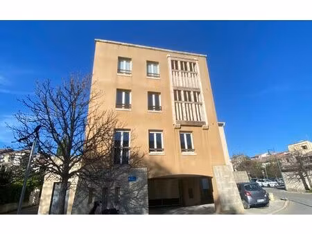 location appartement  m² t-2 à le beausset  800 €