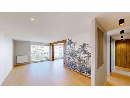 appartement rénové de standing - garage - balcon - 4 pièces