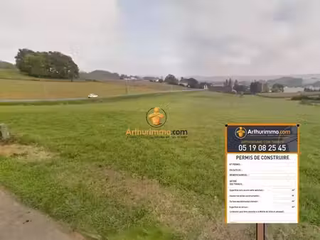 beau terrain de 1400 m²