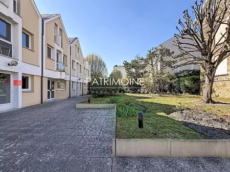 bureaux saint germain en laye 3 pièce(s) 85.34 m2