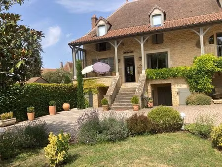 cote chalonnaise entre beaune et le clunysois   vraie et ravissante demeure bourguignonne