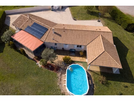 maison familiale 4 chambres et un bureau avec appartement t2 indépendant  véranda et grand