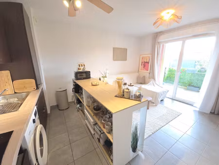 t2 meublé ou vide de 38m2 avec balcon  pkg en rdc à aucamvil