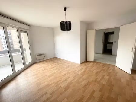 a louer t3 61m² rue de l'aqueduc 845 euros cc