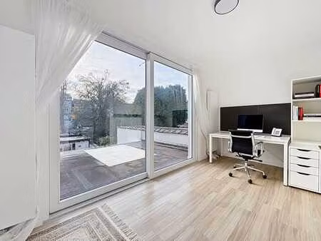 espace bureau polyvalent de +/- 66m²