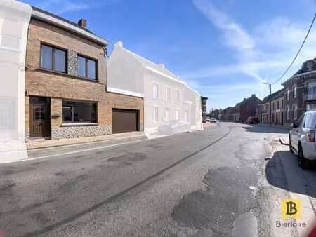 maison 2 chambres  bureau et garage