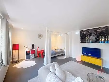 agréable studio idéalement situé