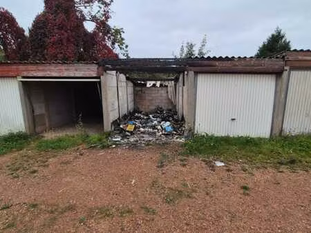 garage incendié dans une batterie de garages