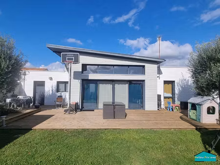 vente maison à la garnache (85710) : à vendre / 134m² la garnache