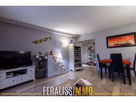 spacieux appartement en rez de jardin