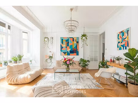 carré d'or : noblesse d'époque et volumes de réception pour cet appartement 4 pièces de ca