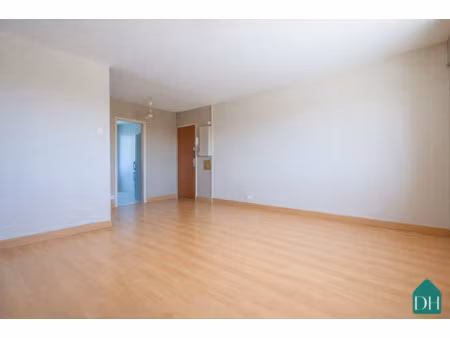 appartement de type 3 avec ascenseur  parking + cave à orvau