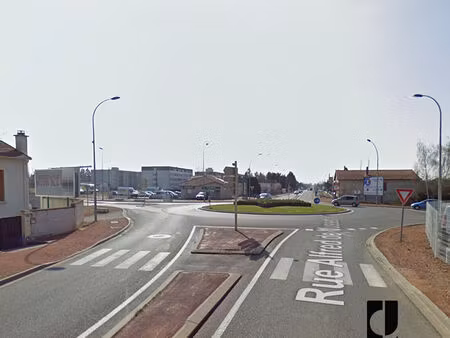 local commercial mably 200 m2