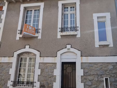 quartier résidentiel  secteur perrin/turgot  maison a renover .