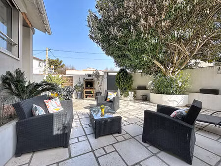 vends maison avec jardin  garage et parking  secteur endoume/ bompard