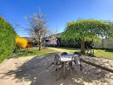 maison familiale avec garage   dependances et jardin arbore