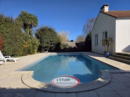 st hilaire de chaleons bourg : villa 222 m2 habitables  terr