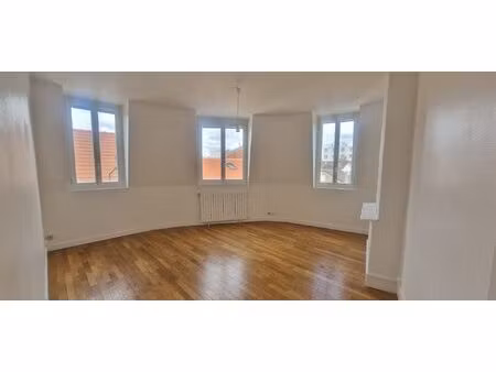 2 pièces 40m2 métro ecole vétérinaire