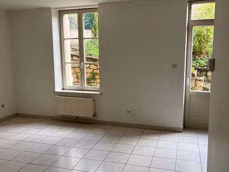 ars sur moselle f2 avec terrasse et jardinet