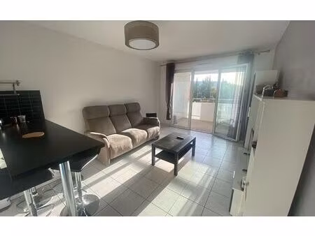 location appartement  m² t-2 à châteauneuf-les-martigues  819 €