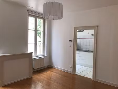 metz  quartier outre seille appartement f1