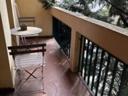 bel appartement meublé avec balcon et parking