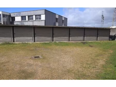 location stationnement  12.5 m² t- à les mureaux  80 €