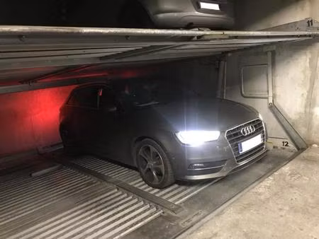 parking lyon 08 - 11 m2