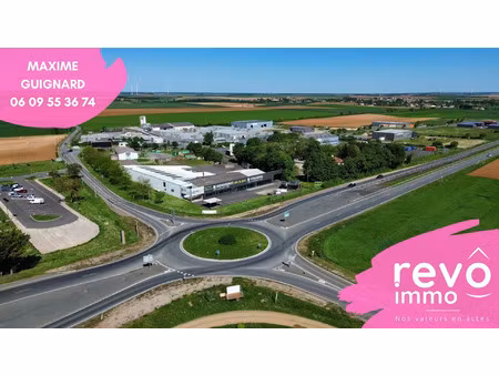 vente bureaux et commerces à nieul-sur-l'autise (85240) : à vendre / 2100m² nieul-sur-l'au