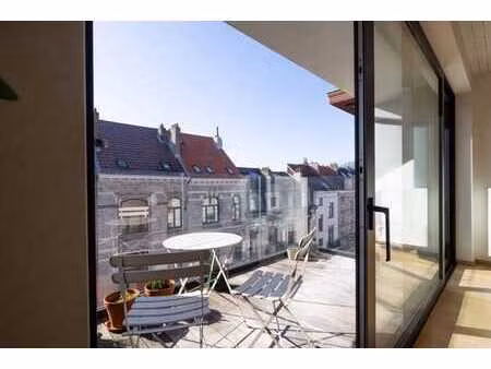 magnifique appt 3ch ±127m² + terrasse au cœur de brugmann