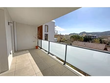 location appartement  m² t-3 à marseille 8  1 214 €