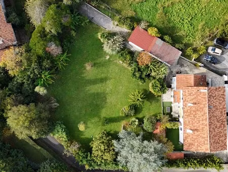 bâtisse basque - guéthary plage / bourg