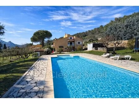 camps-la-source - villa familiale rénovée avec piscine 