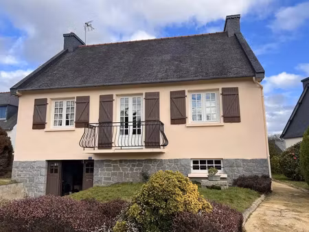vente maison à guingamp (22200) : à vendre / 67m² guingamp