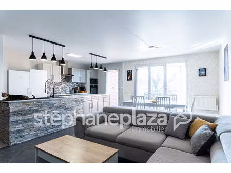 appartement t4 de 94 m² - ambérieux en dombes - avec balcons et double garage