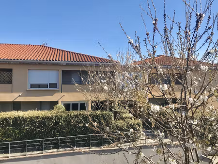 appartement 1 pièce 32 m2 rez-de-jardin