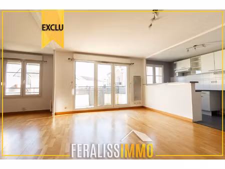 lumineux f4 à 9 min à pied du rer !