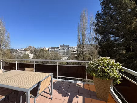 appartement en duplex dernier etage entièrement sur terrasse